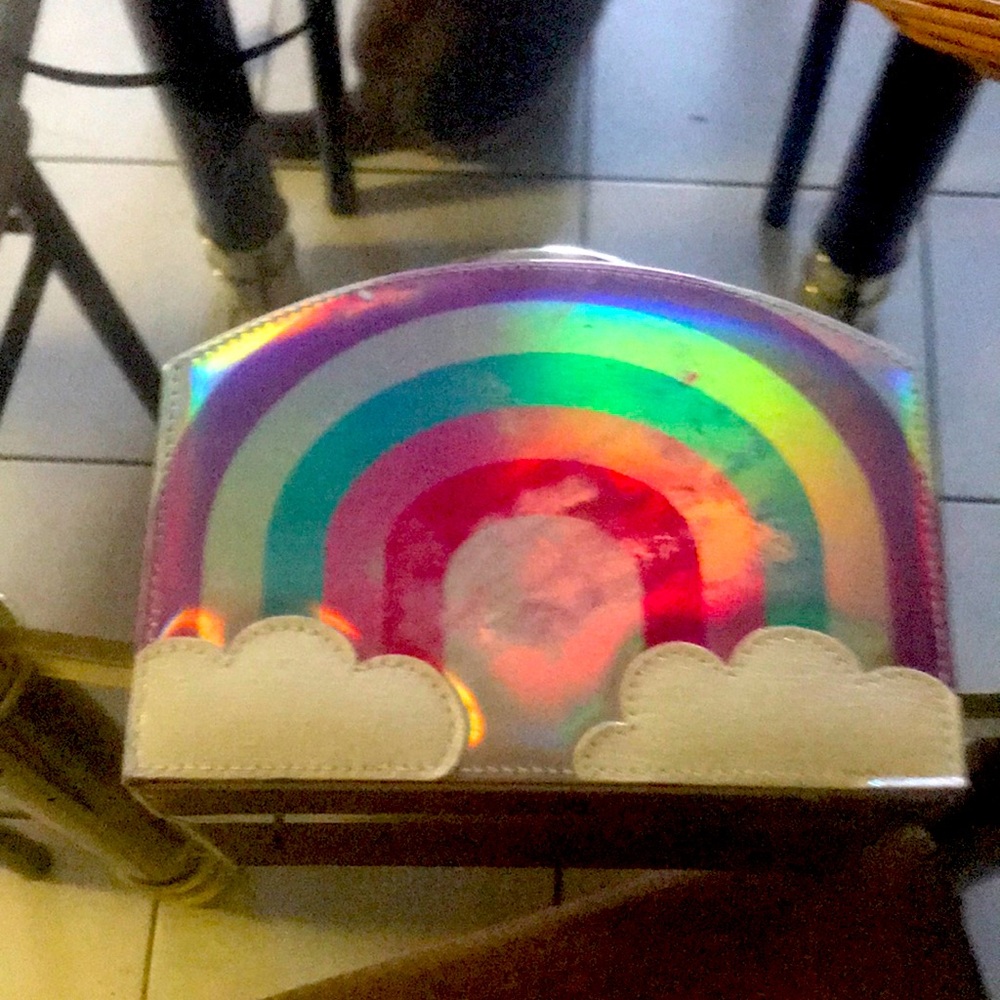 A cute little makeup holder for anyone who needs 1